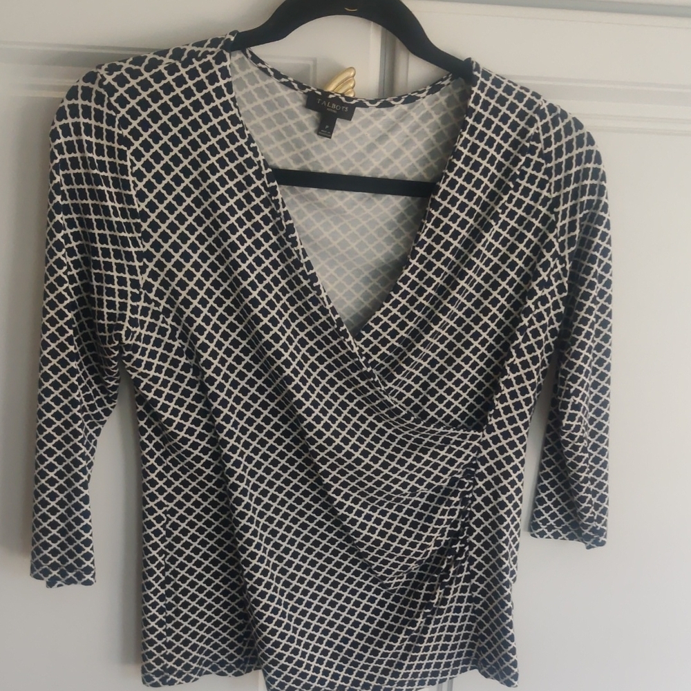 Talbot's Chic Navy and White Geometric Wrap Top Size petite